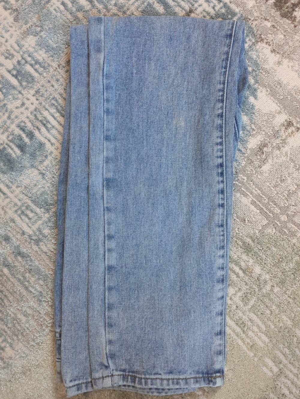 Pretty Little Thing Light Blue Straight Leg Jeans - Picture 7 of 8